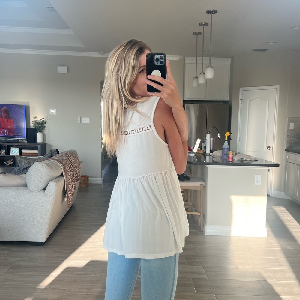 White lace flowy top - Picture 7 of 7